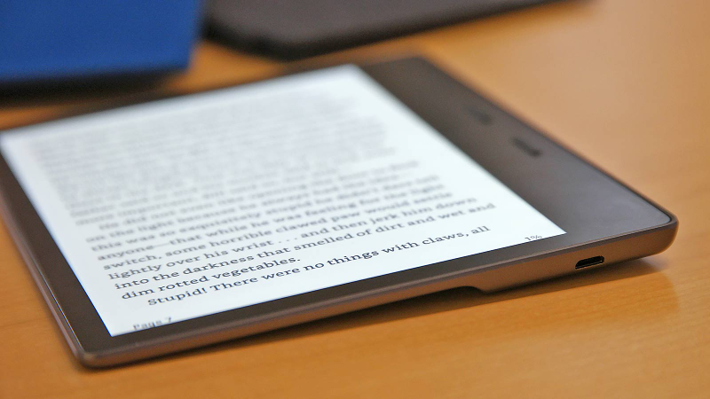 Illustration for article titled Amazon's Sick High-End Kindle Got a Serious Overhaul